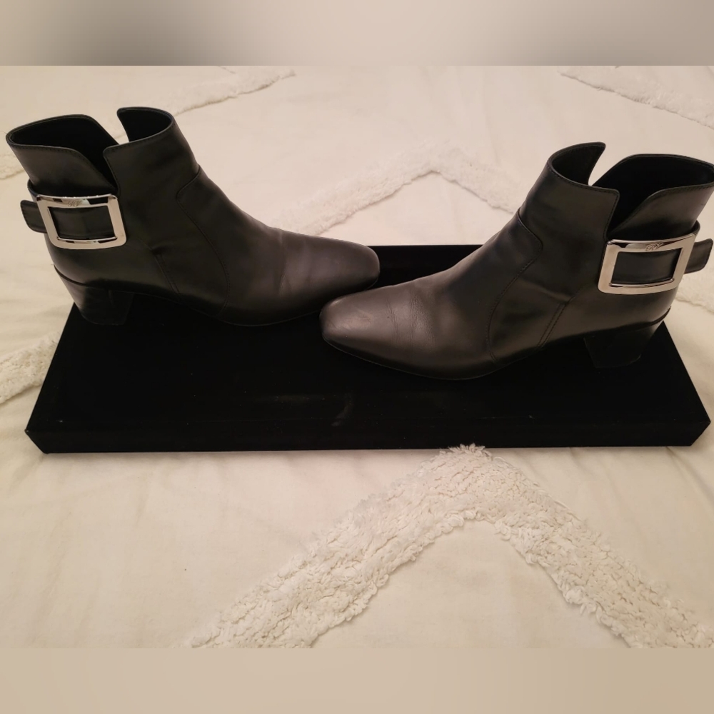 Roger Vivier Black Booties